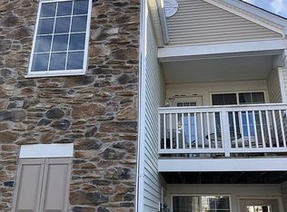2127 Silverstone Dr, Carpentersville, IL 60110
