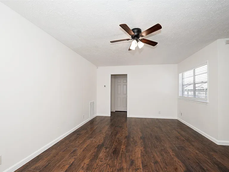 5375 Little John Ln — Photo 4