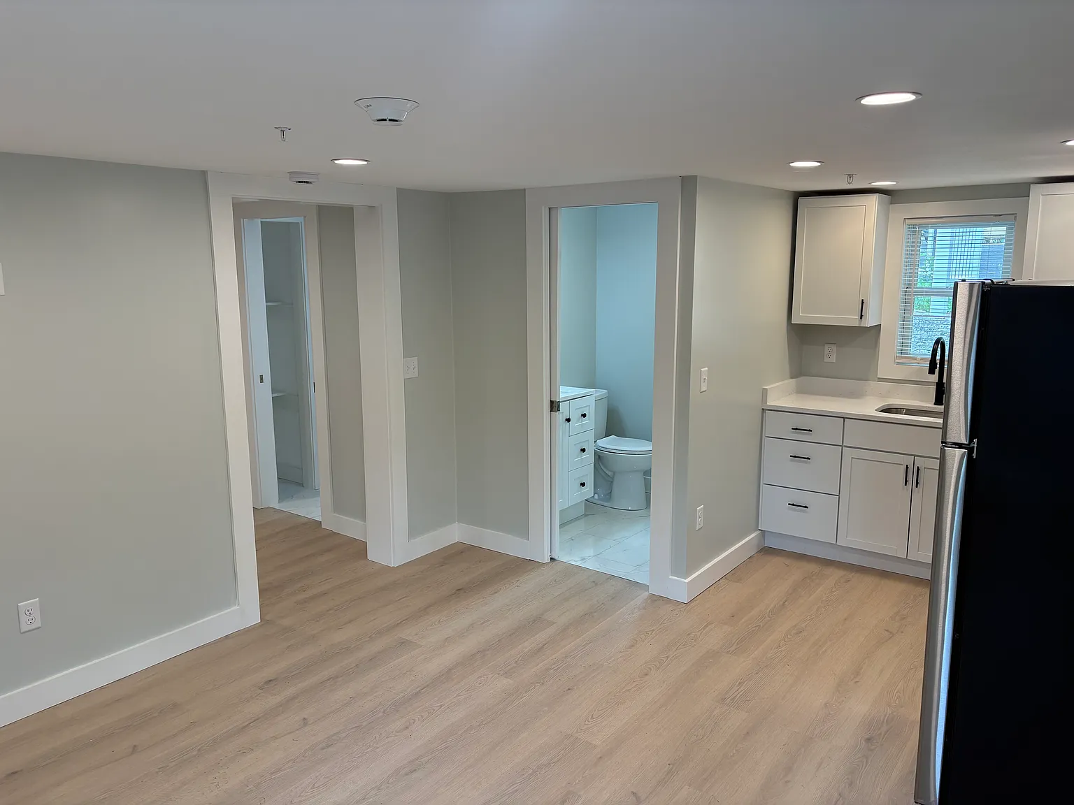 1 bed, 1.5 bath, 400 sqft, $2,200 — Photo 2