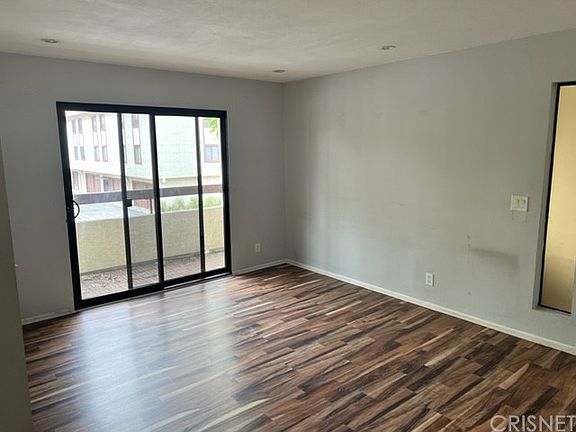 5th image of 27940 Tyler Ln