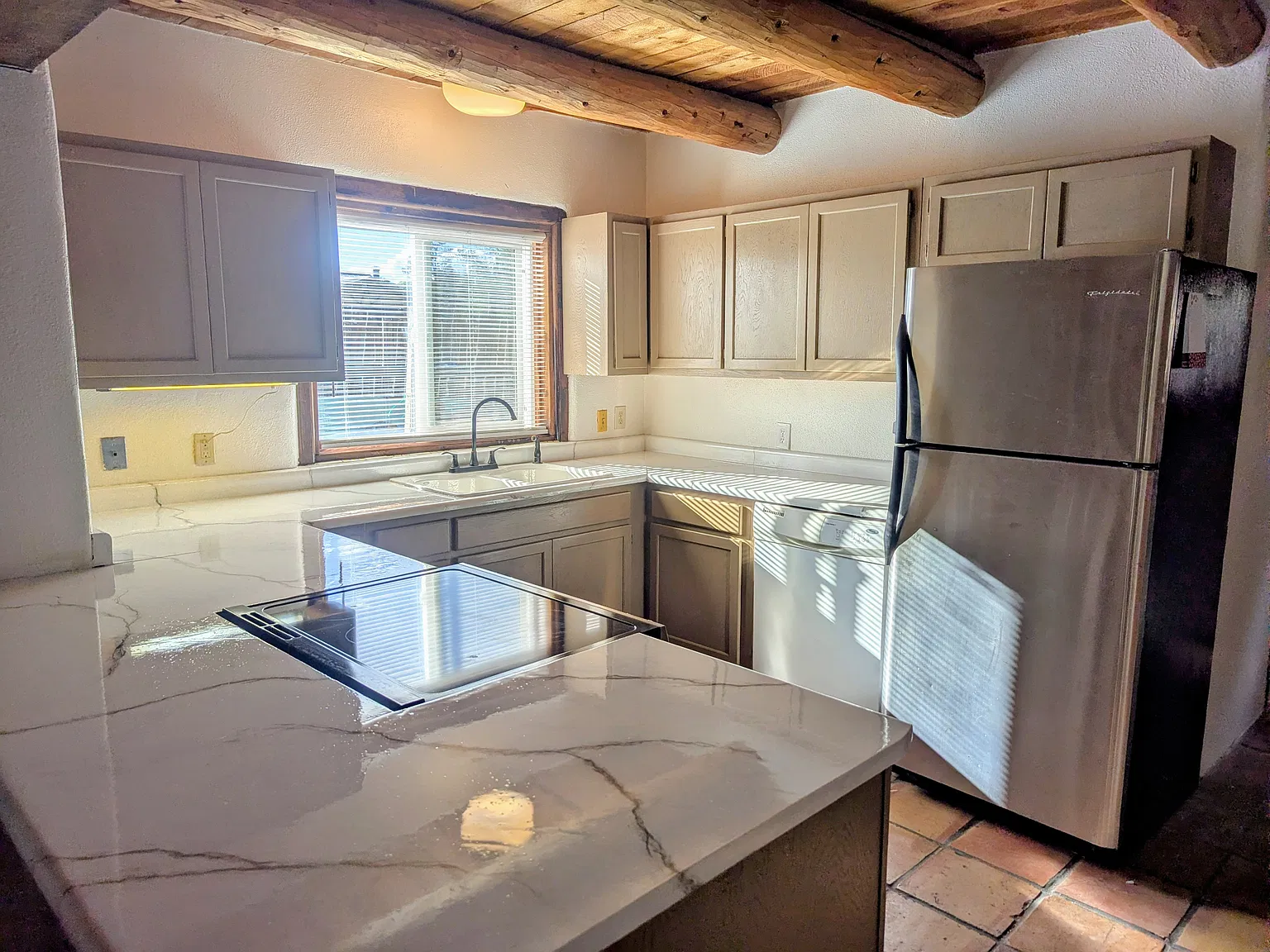Zuni St, Taos — Photo 4