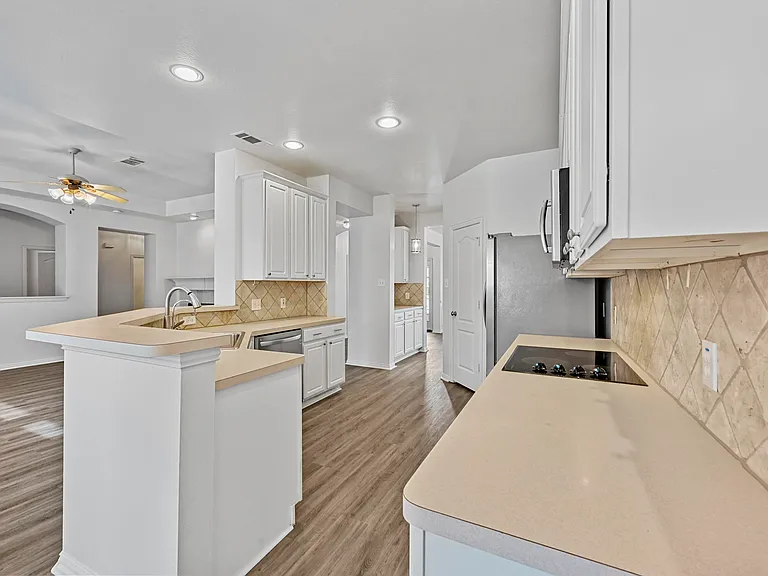 1711 Peregrine Dr — Photo 10