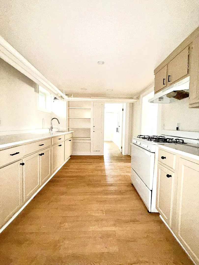 37 Green St — Photo 3