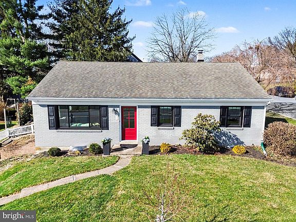 2nd image of 2848 Kissel Hill Rd