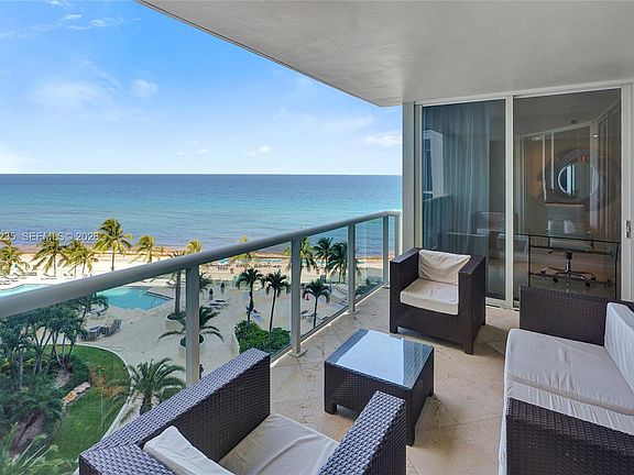 4th image of 19111 Collins Ave APT 607
