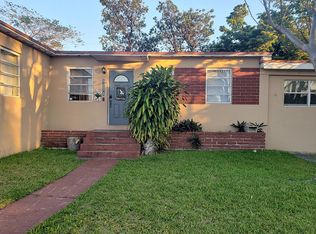 8250 SW 28th St, Miami, FL 33155