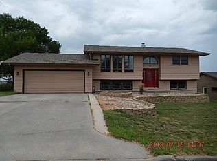 102 Terrace Rd, Chamberlain, SD 57325