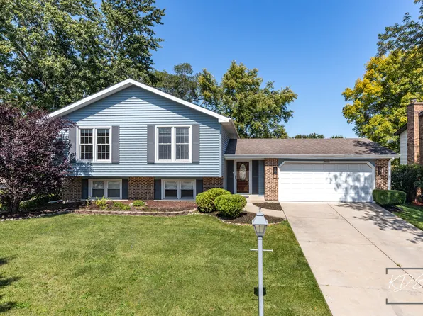 23W468 Moraine Ct, Naperville, IL 60540