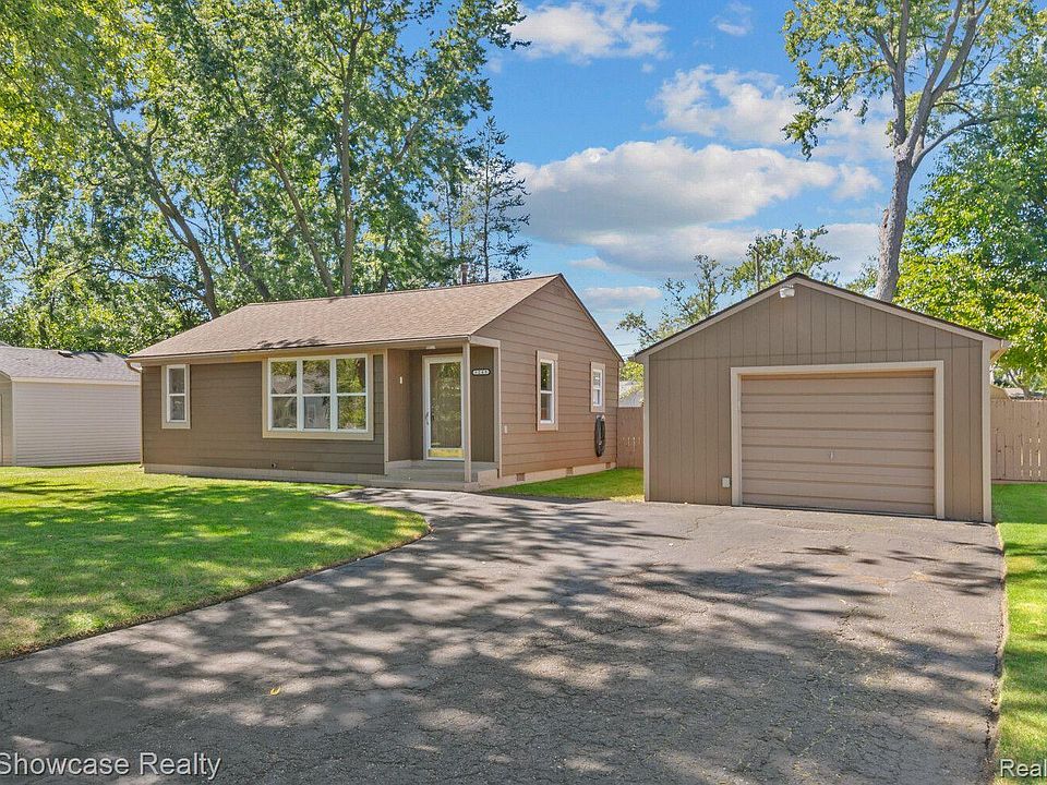 1st image of 3289 Seebaldt Ave