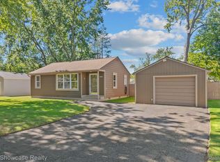 3289 Seebaldt Ave, Waterford, MI 48329