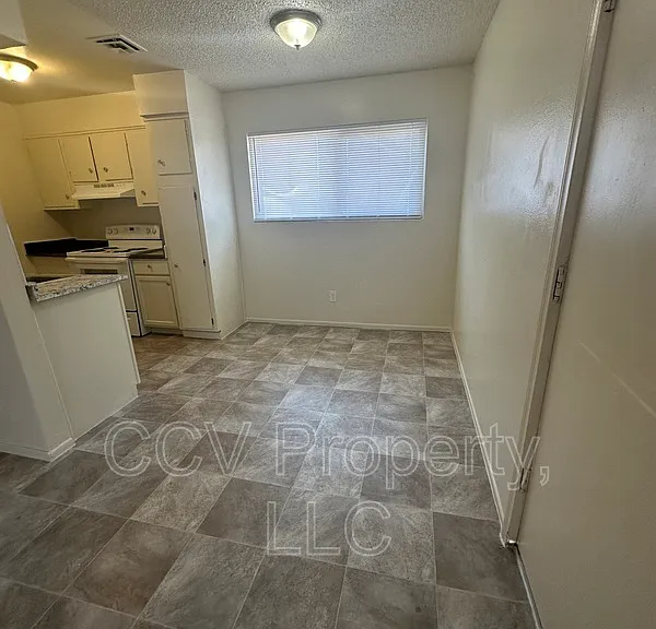 2600 E Mesquite Ave #4 — Photo 1