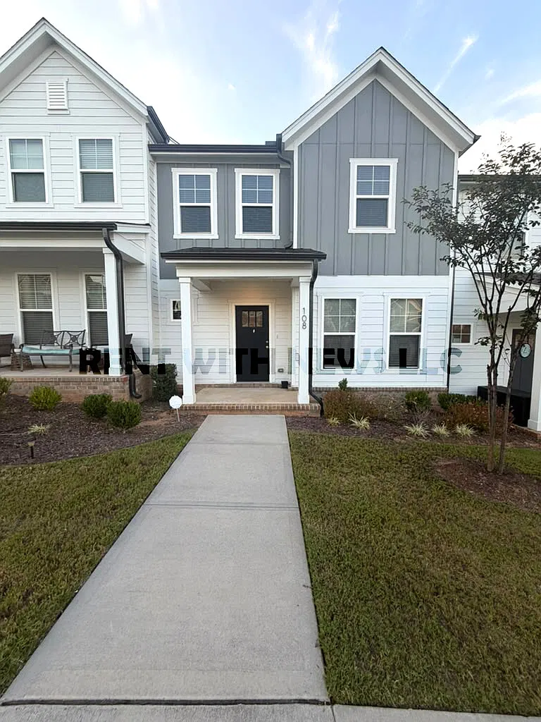 3 bed, 1938 sqft, $2,095 — Photo 1