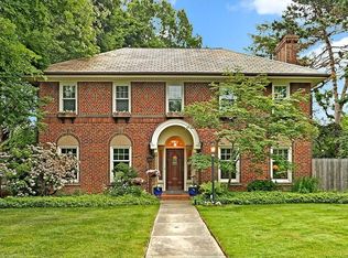 2375 Roxboro Rd, Cleveland Heights, OH 44106