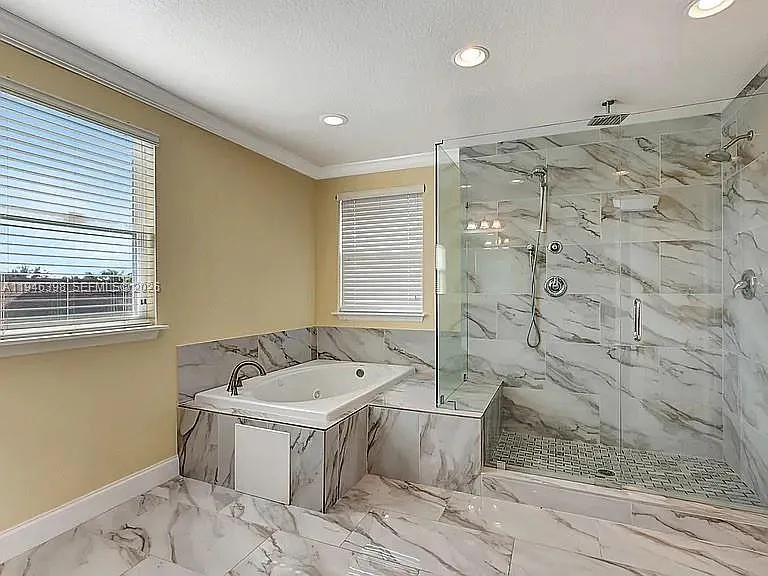 1018 SW Eckard Ave — Photo 37