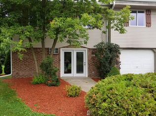 W246N6690 Champeny Ct, Sussex, WI 53089