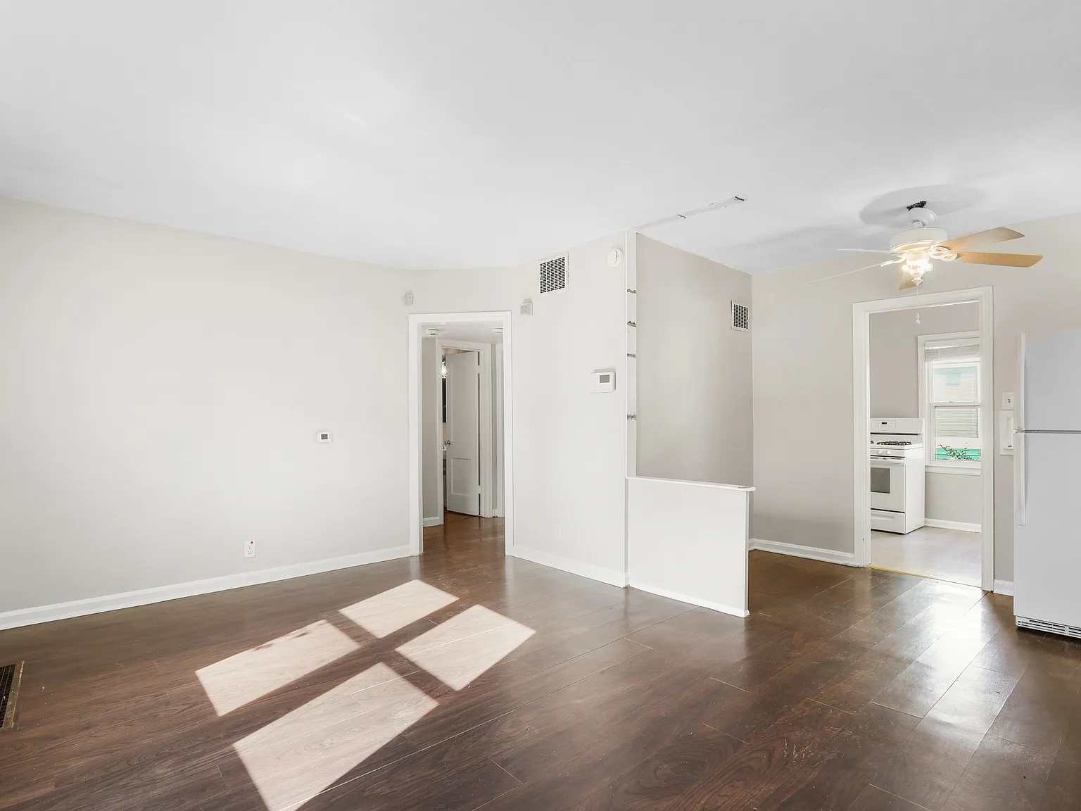 3532 Caroline Avenue - 1 — Photo 3