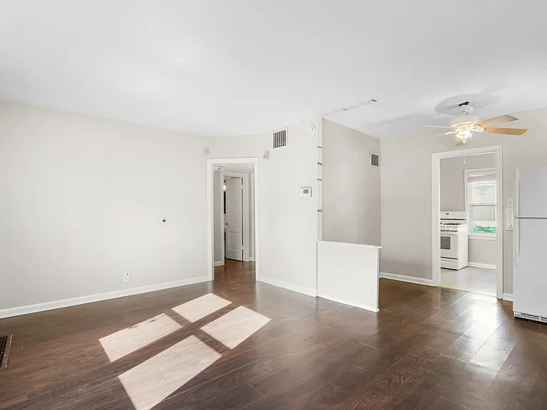 3532 Caroline Ave — Photo 3