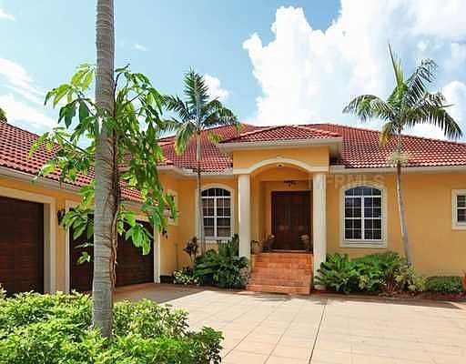 2nd image of 622 Siesta Dr