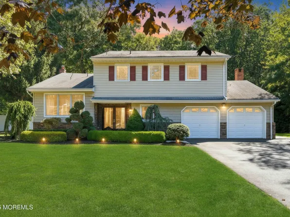 4 Vicksburg Drive, Manalapan, NJ 07726