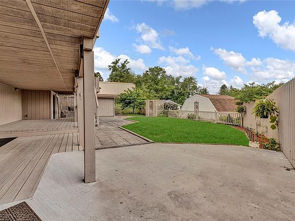 3rd image of 102 Zimmerman Dr