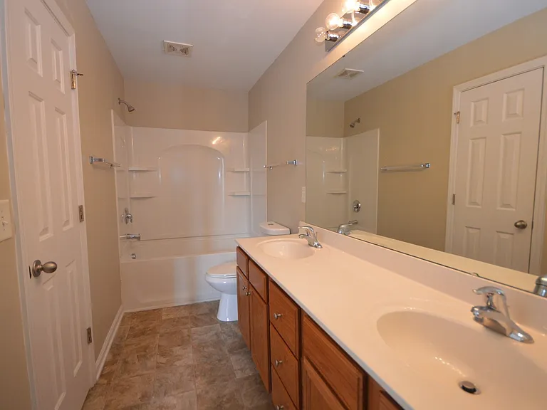 8026 River Watch Ln — Photo 19