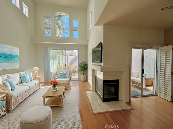 1049 Explanada St Unit 105, Corona, CA 92879