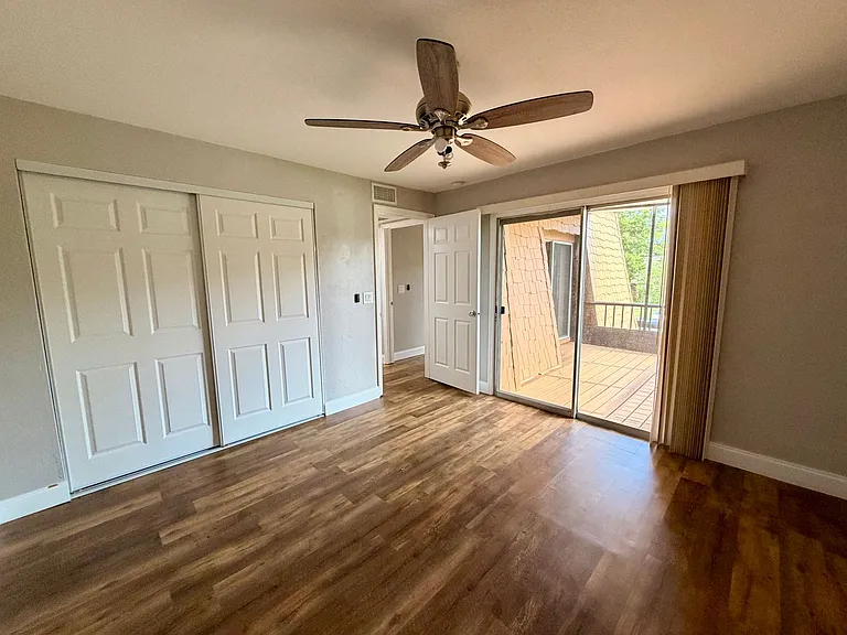 190 Moonstone Ct — Photo 29
