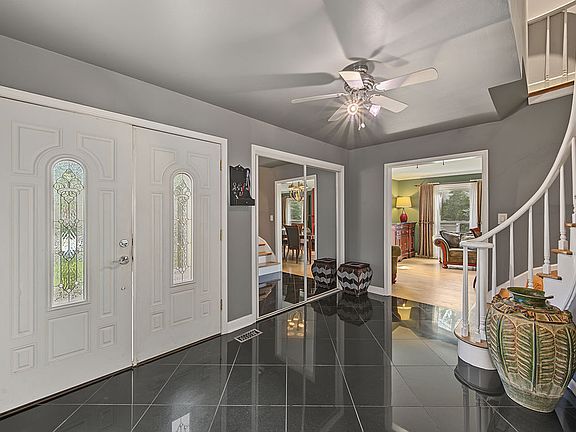 4th image of 6 Dogwood Rd