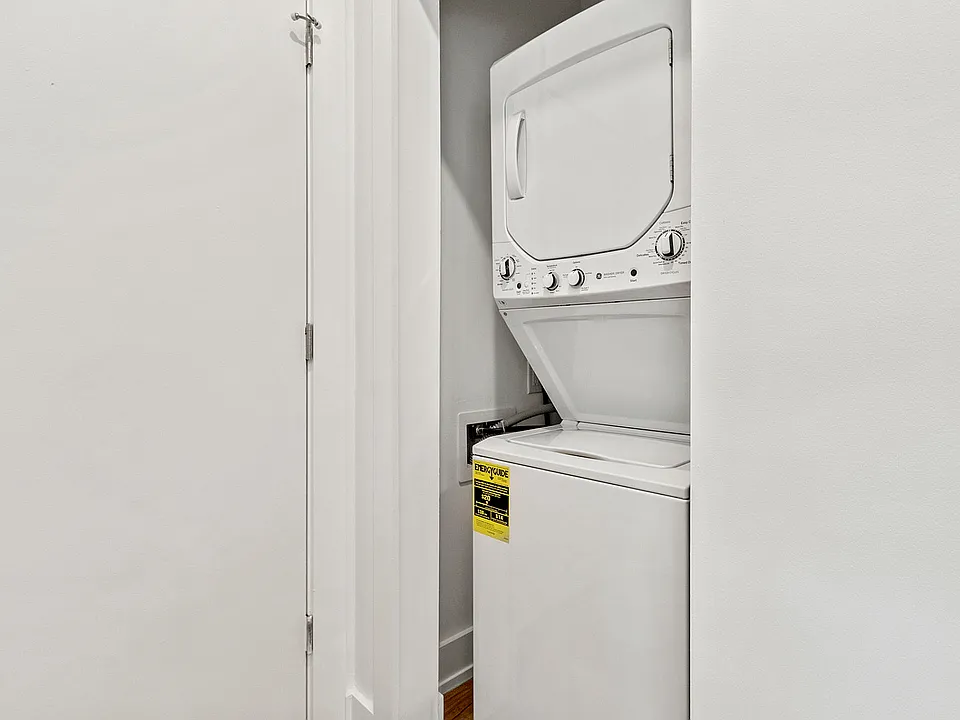 Maximize convenience with this compact laundry solution perfect for modern living.