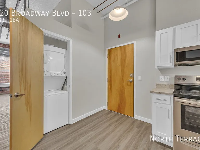 920 Broadway Blvd #103 — Photo 3