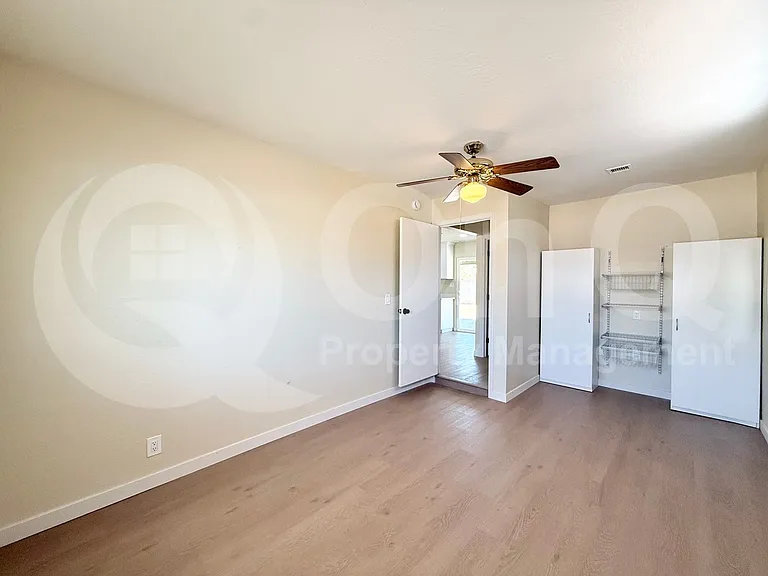 2465 E John Cabot Rd — Photo 12