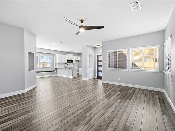 4th image of 701 Presidio St