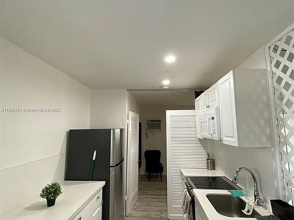 5th image of 7 Salamanca Ave APT 1