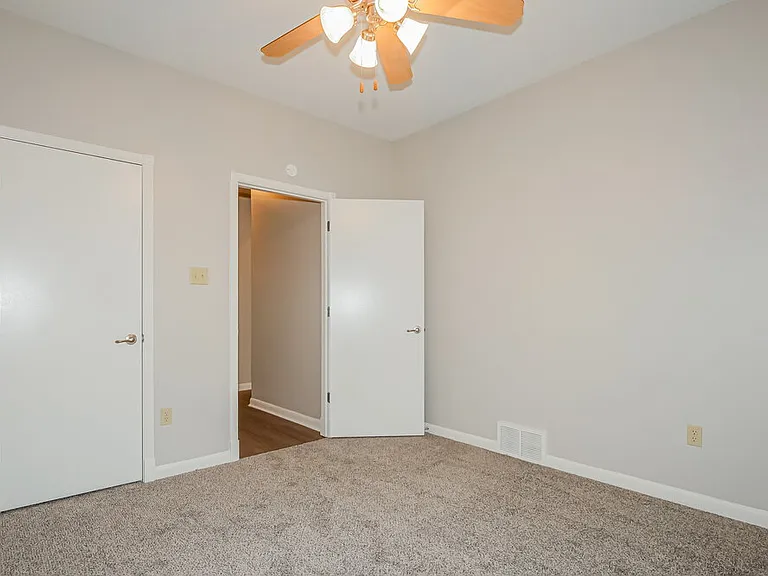 60 Willow Crest Cv — Photo 15