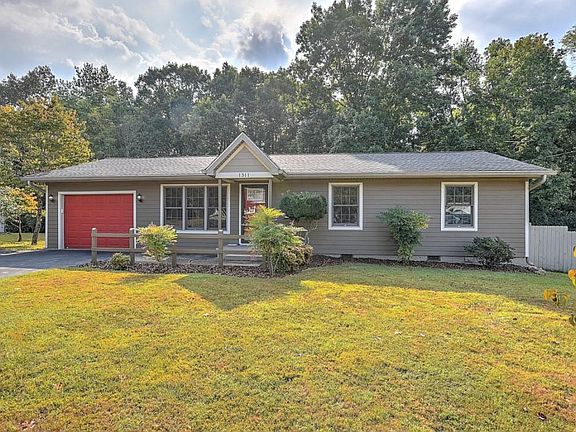 2nd image of 1311 Woodside Dr