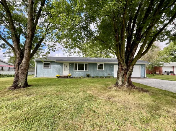 203 Stone Ave, Watseka, IL 60970
