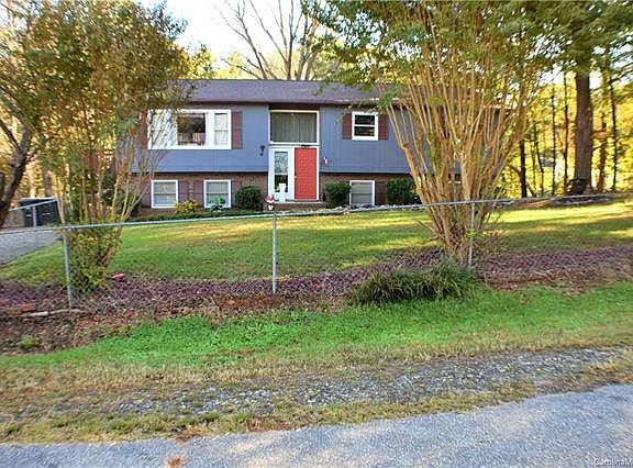4th image of 715 Sharon Dr