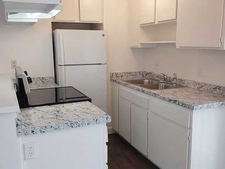 10970 Del Norte St #26 — Photo 5