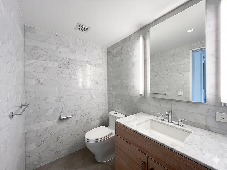 234 E 46th St #504 — Photo 11