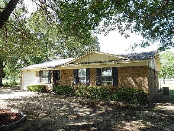 2nd image of 4869 Woodcrest Dr