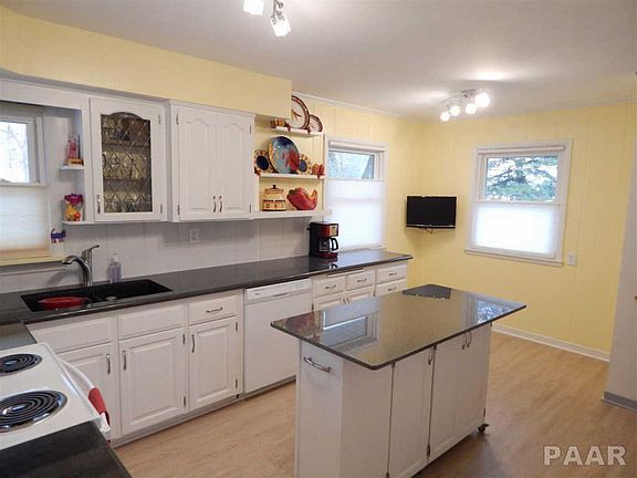 2nd image of 112 W Wynnwood Dr