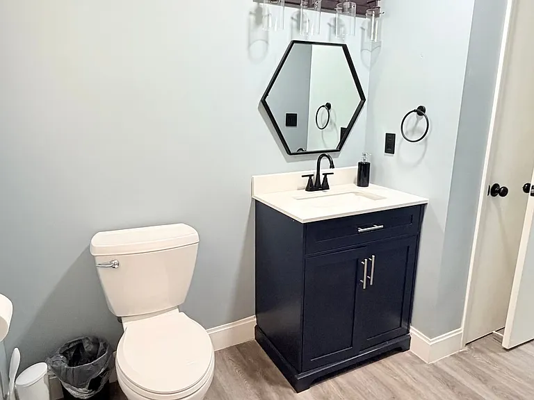 111 Hunter Dr — Photo 8