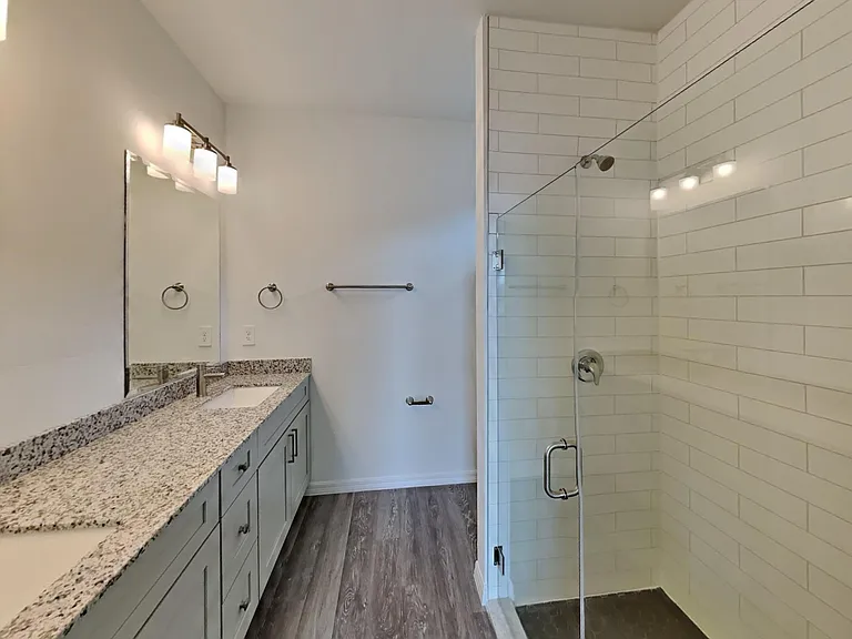 617 SE 9th St — Photo 12