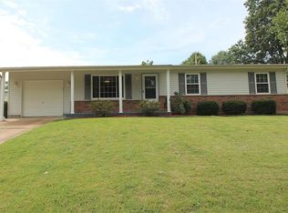 768 Southshire Dr, Saint Louis, MO