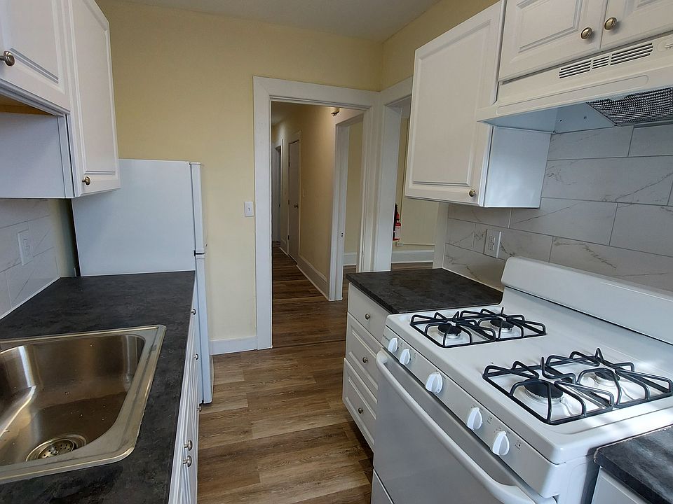 1st image of 398-400 S Main St #3
