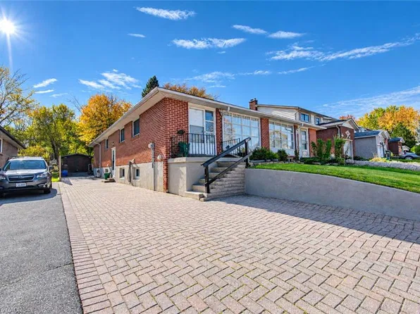 339 Westwood Dr, Kitchener, ON N2M 2L3
