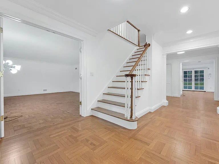 195 Elm Rd — Photo 3