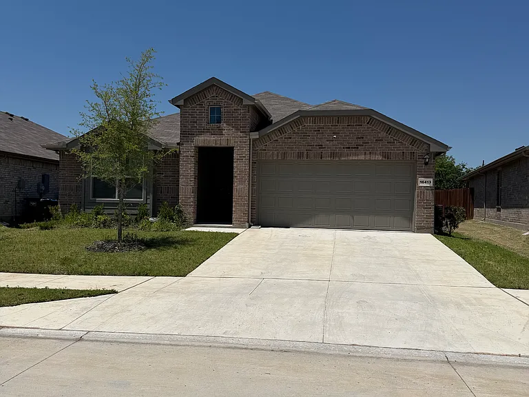 16413 Severn Ln — Photo 2