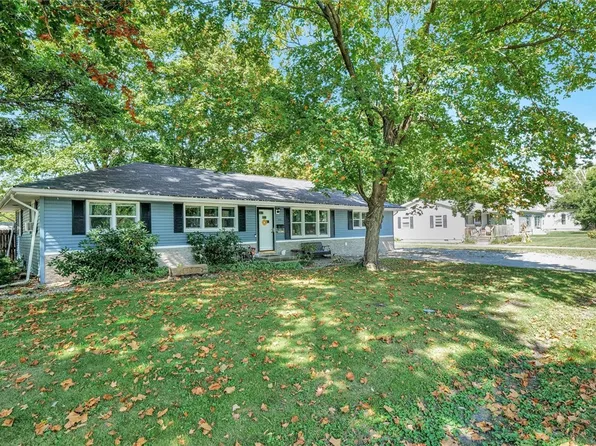515 S Grant St, Sullivan, IL 61951