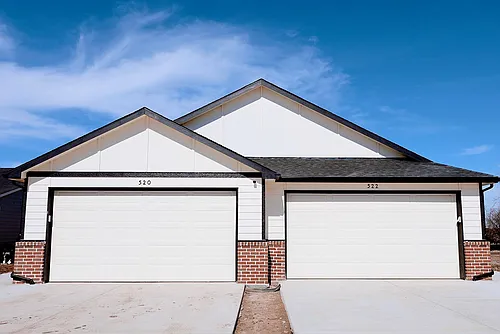 522 E Briarbrook Ln Photo 1